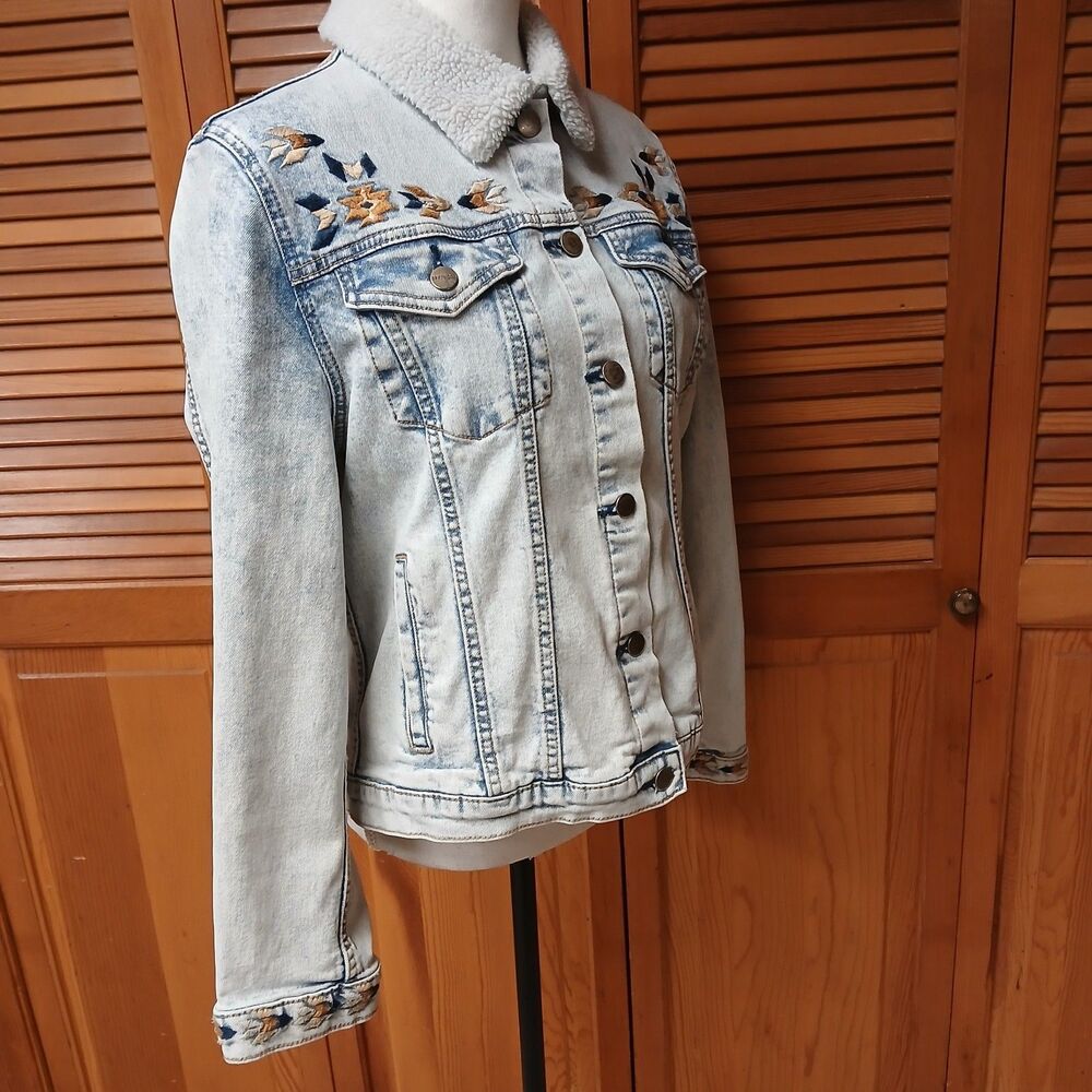 Driftwood Embroidered Trucker Denim Jean Jacket XL Acid Lite Wash Western Aztec - Picture 5 of 11